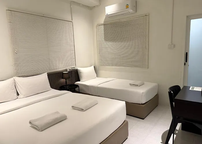 My House & Restaurant Hostel *