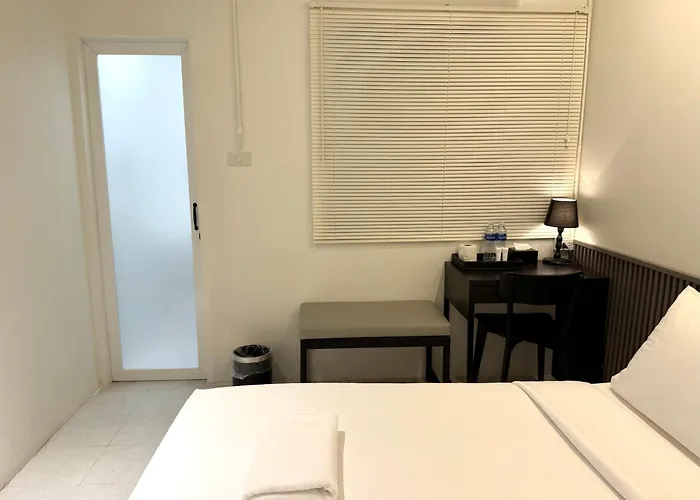 My House & Restaurant Hostel *