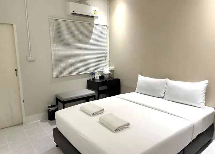 My House & Restaurant Hostel *